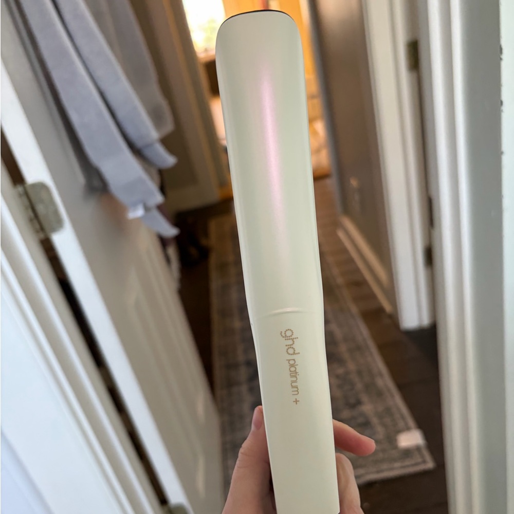 ghd Platinum+ Styler in Cream